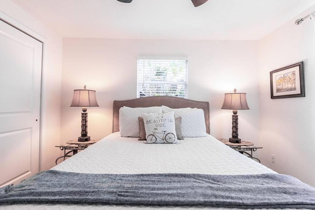 Your Tranquil Escape Is Found Directly On The Beach At The Serenity Beach Condo. Siesta Key Kültér fotó