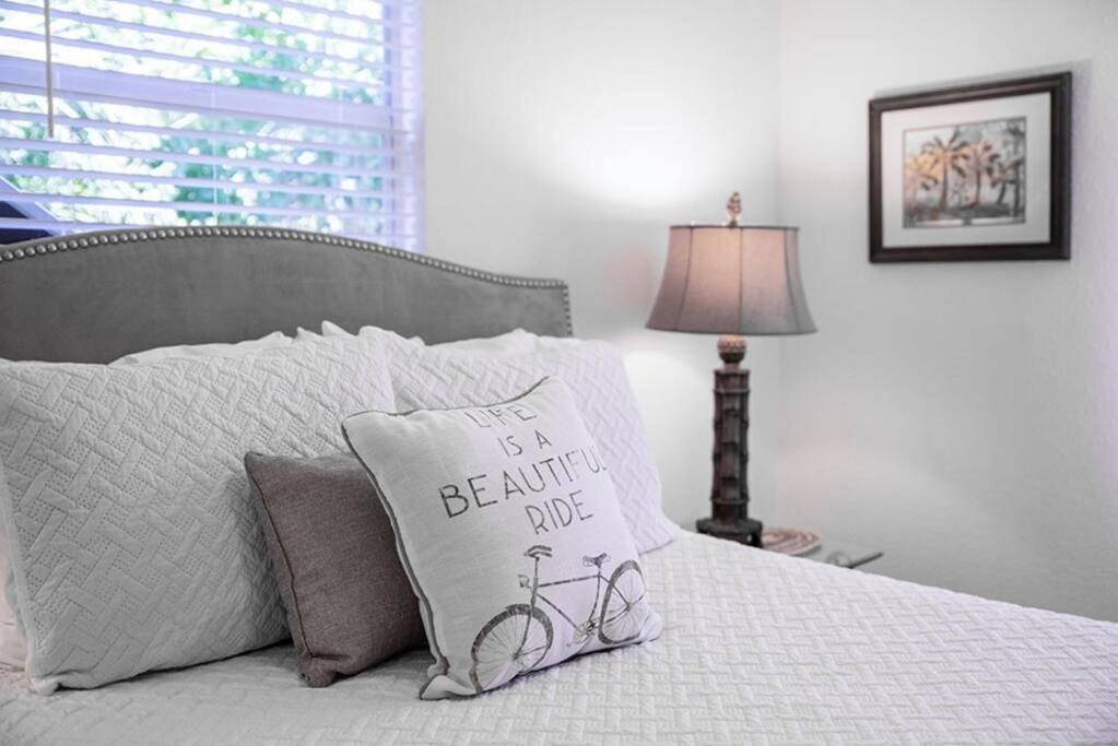 Your Tranquil Escape Is Found Directly On The Beach At The Serenity Beach Condo. Siesta Key Kültér fotó