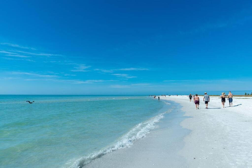 Your Tranquil Escape Is Found Directly On The Beach At The Serenity Beach Condo. Siesta Key Kültér fotó